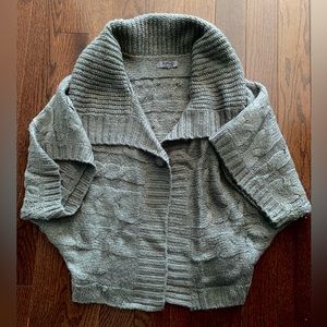 Women’s shawl/poncho cotton cable knit wrap sweater in dark gray size medium